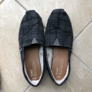 Gray Fuzzy lined Toms